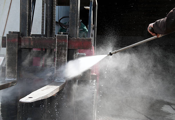 Best Garage Pressure Washing  in North Grosvenor Dale, CT
